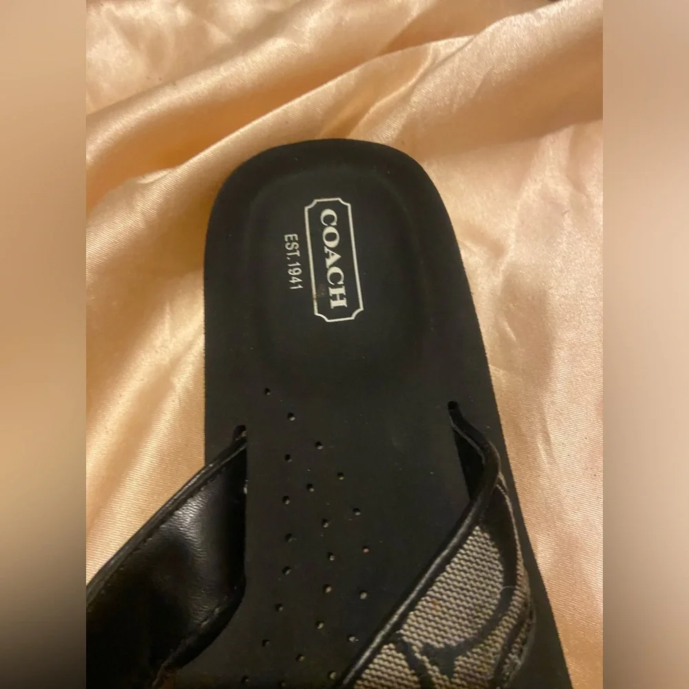 Coach Flower Sandals Size 9B - Picture 4 of 11